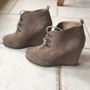 Steve Madden lace heeled booties